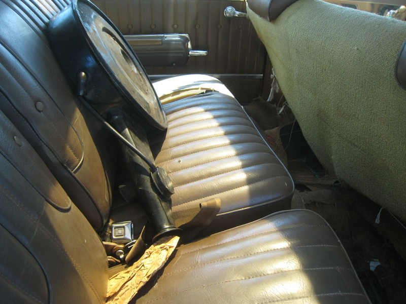 Illustration for article titled Oldsmobile Vista Cruiser Gets Last View Of California Sky Through Roof Windows